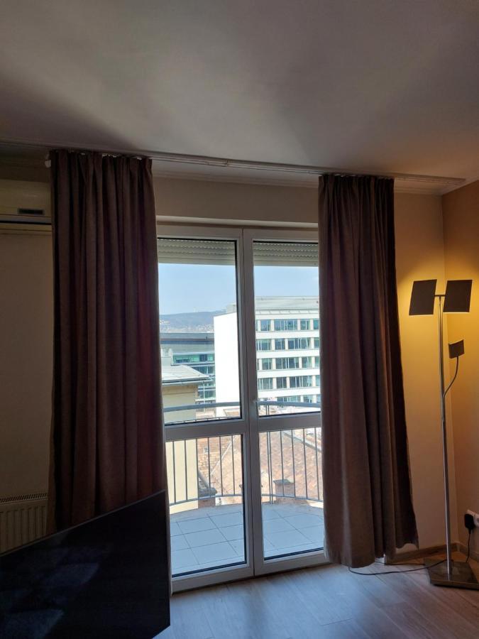 Flat At The Edge Of The Center + Parking Appartement Boedapest Buitenkant foto